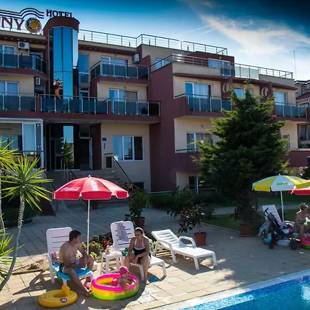 Sunny Hotel 4*