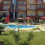 Sunny 4*
